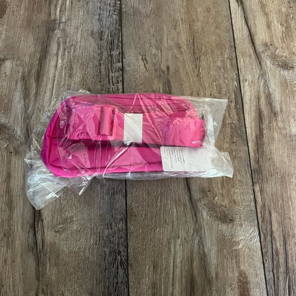 🆕LULULEMON EVERYWHERE BELT BAG PINK - Picture 7 of 8